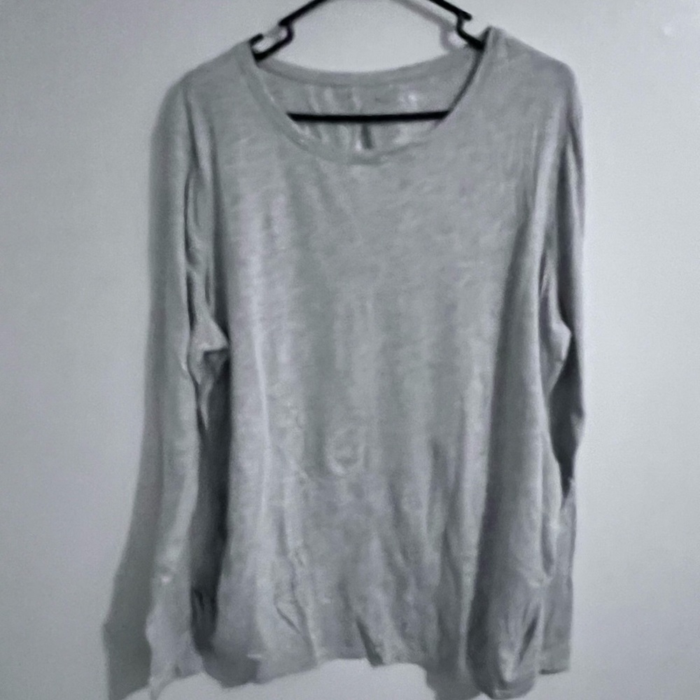 Athletic works gray long sleeve workout shirt